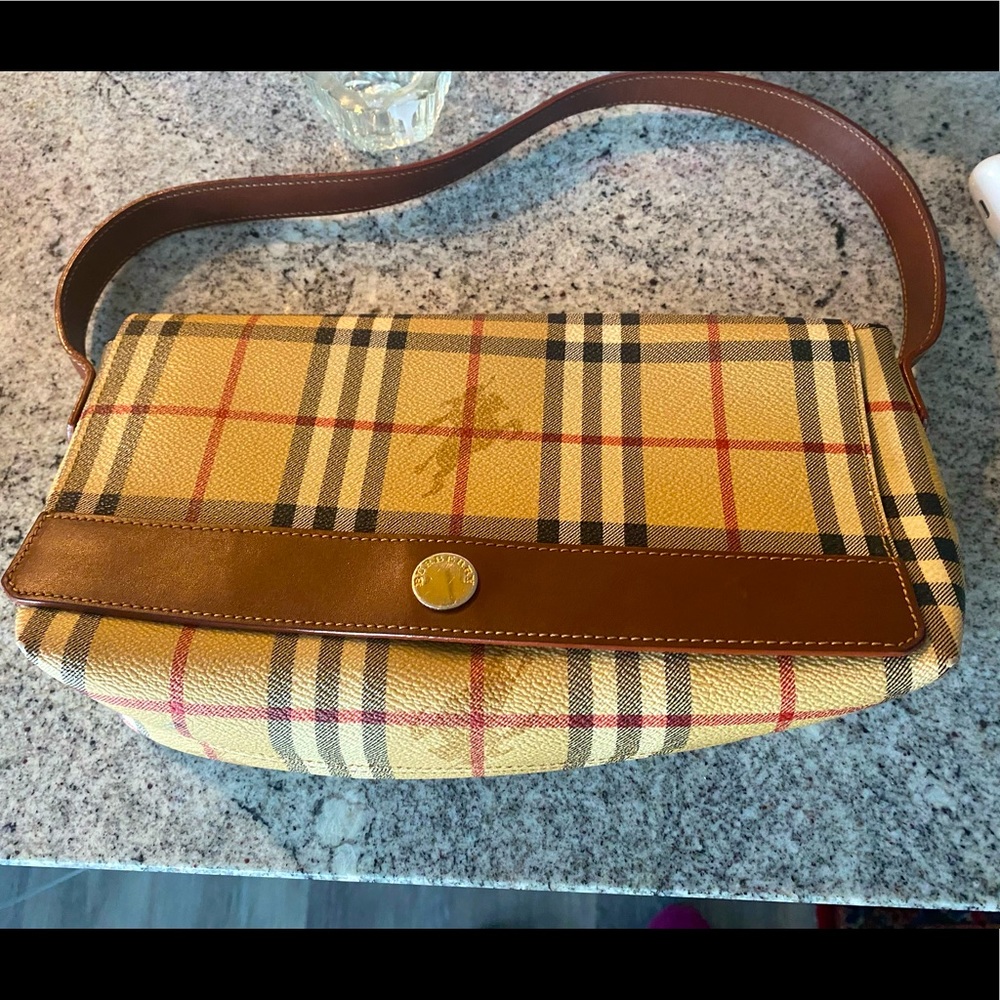 Authentic Burberry bag. Excellent condition.